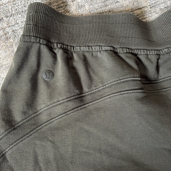 Lululemon women’s Wide-Leg sweatPants - size 12 - army green - Picture 5 of 5
